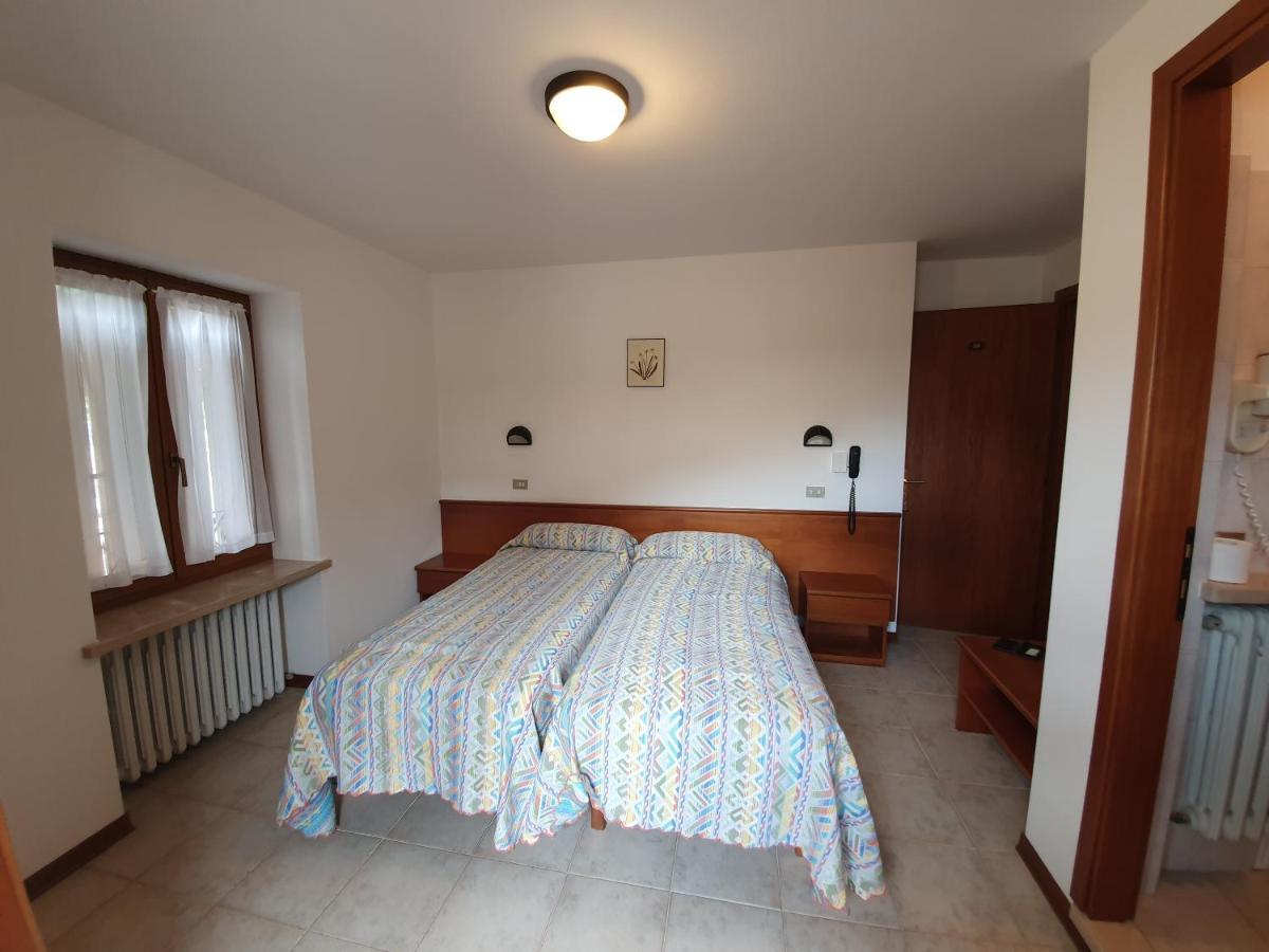 Albergo Speranza Spiazzi Di Monte Baldo Spiazzi Di Caprino Exterior photo